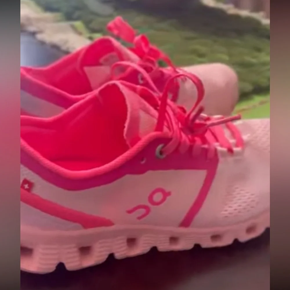 Pink On Cloud - Picture 6 of 9